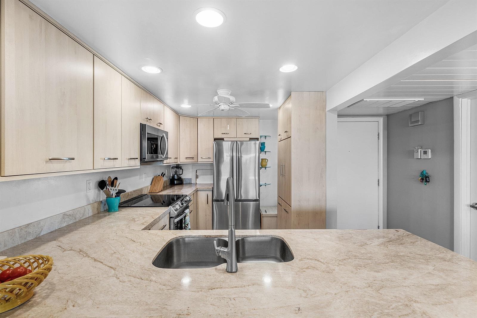 7 Royal Palm Way 507 photo 9