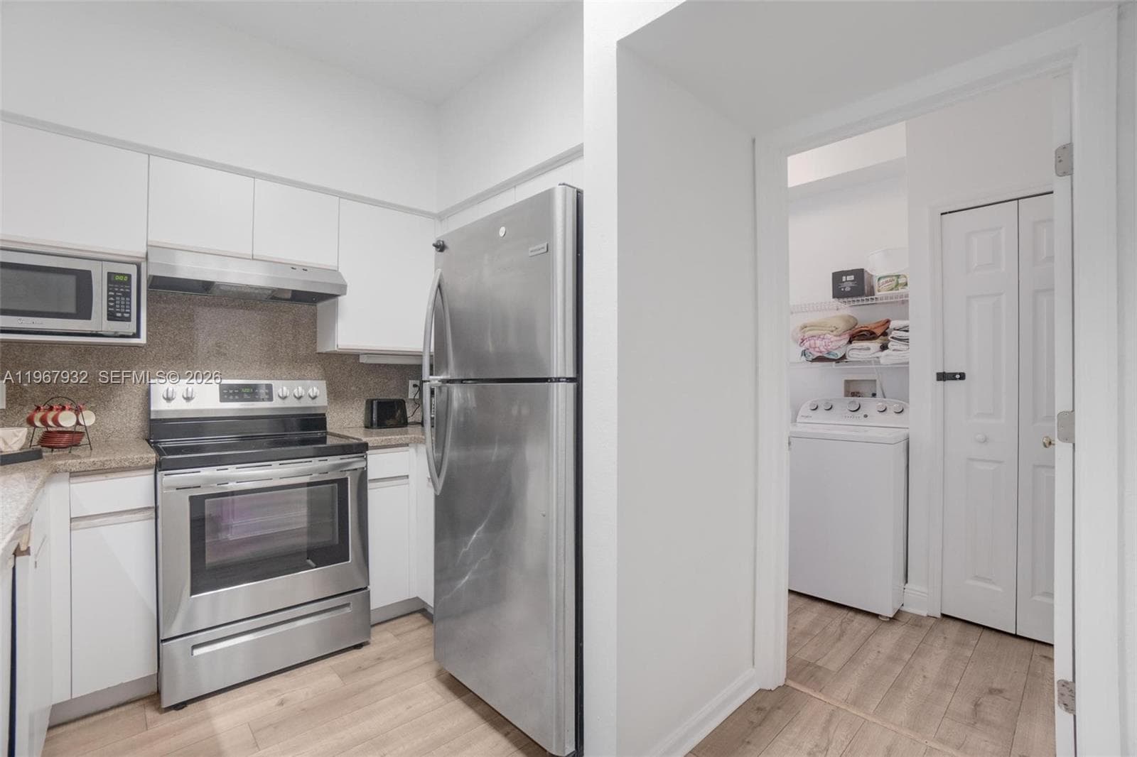 3145 NE 184th St 5102 photo 17