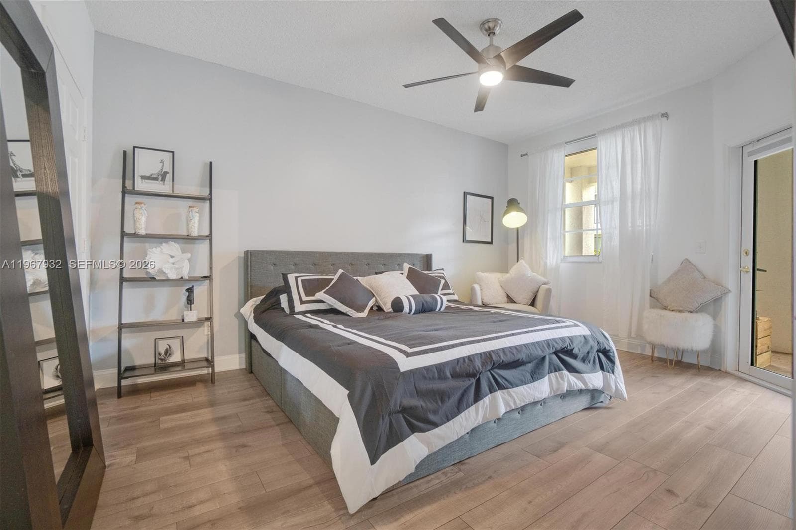 3145 NE 184th St 5102 photo 18