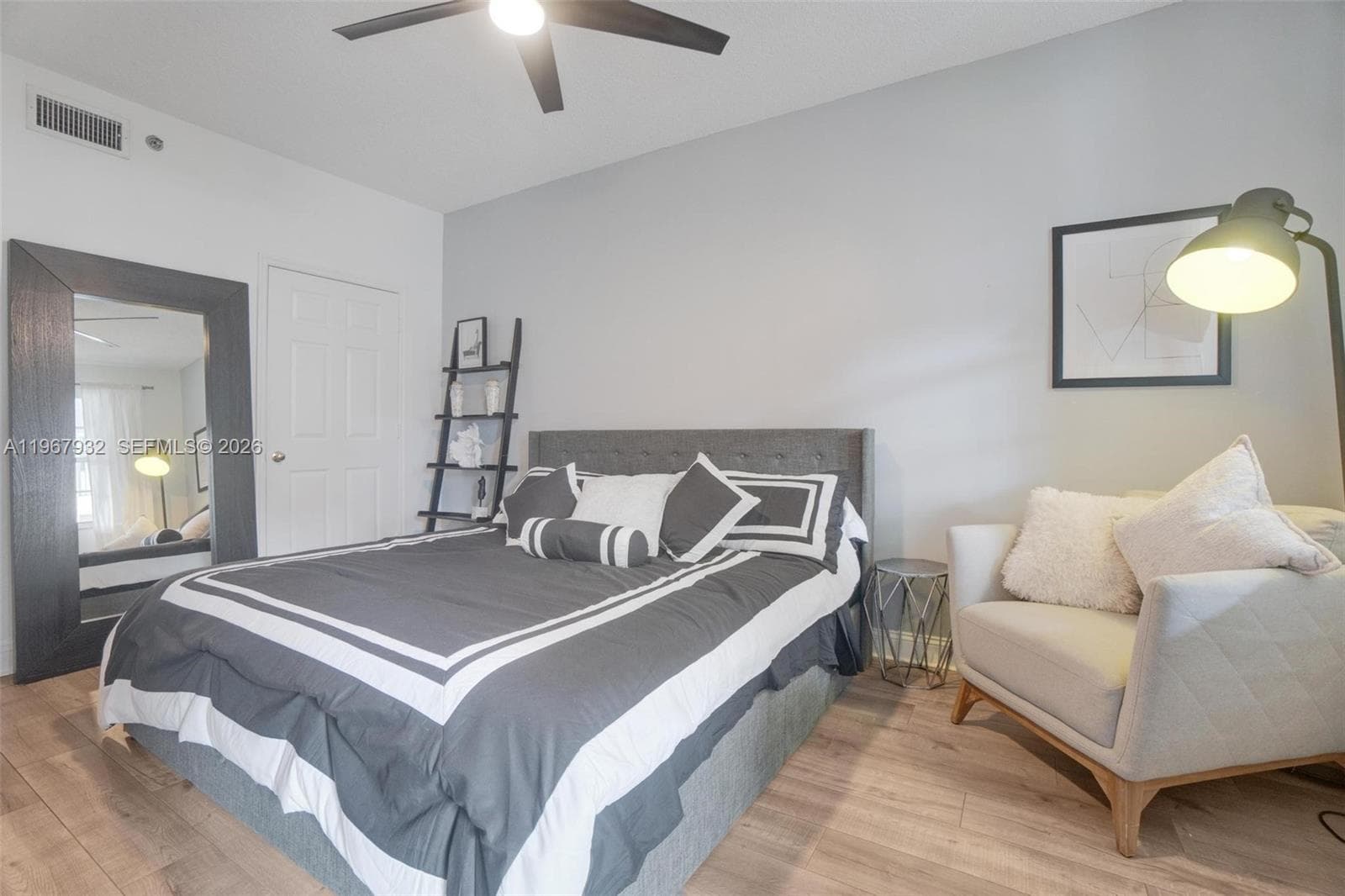 3145 NE 184th St 5102 photo 19