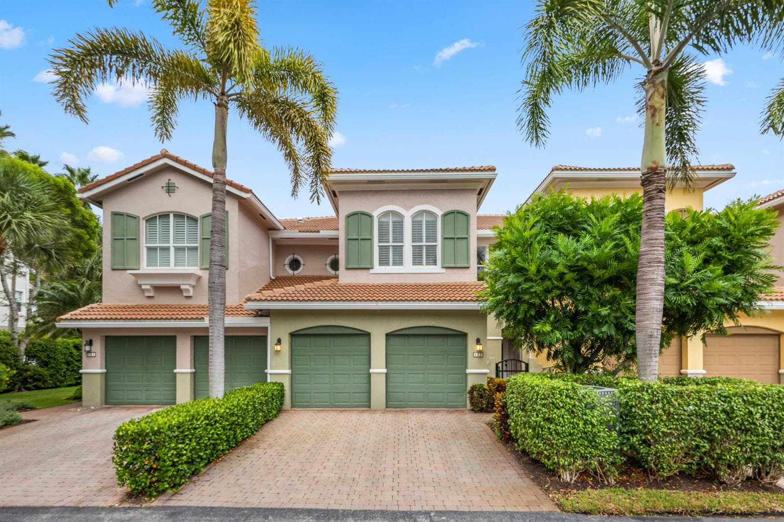 132 Las Brisas Circle photo 3