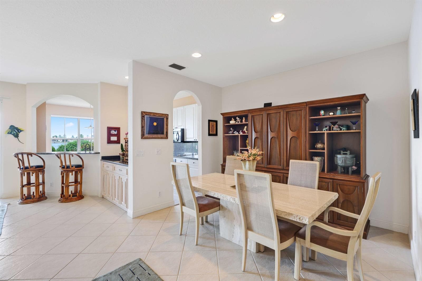 132 Las Brisas Circle photo 5
