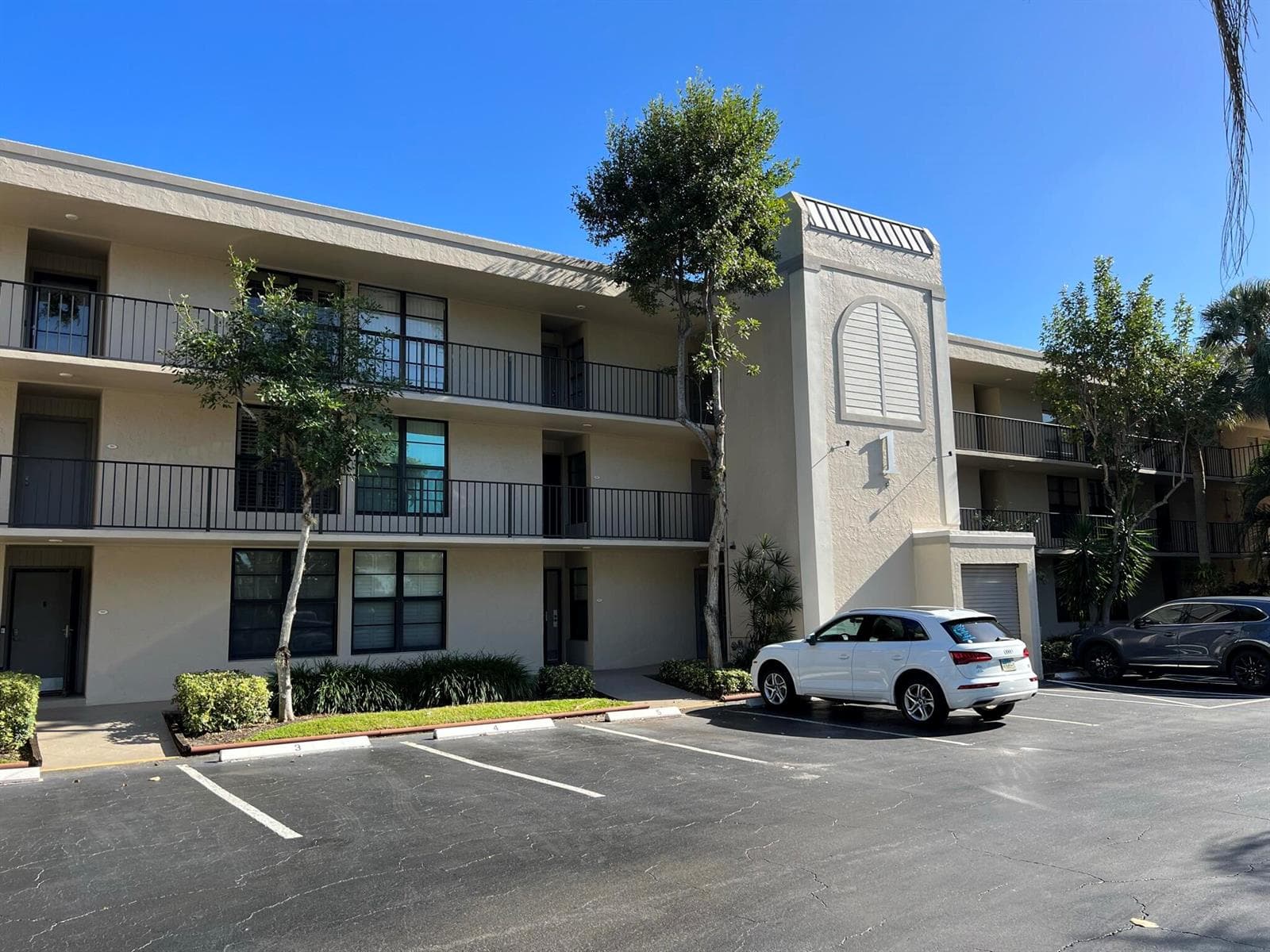 1 Royal Palm Way 3050 photo 17