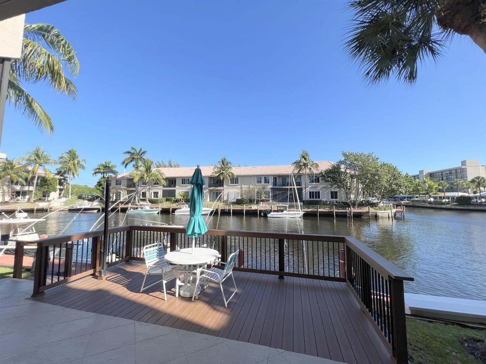 1 Royal Palm Way 3050 photo 1
