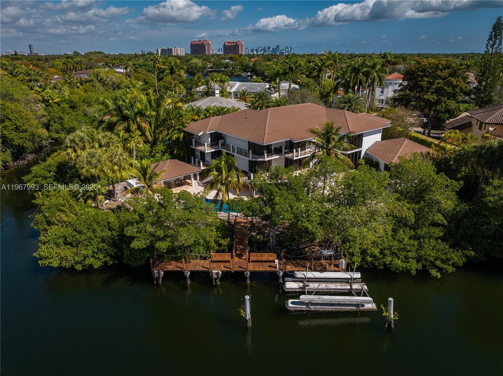 460 Costanera Rd photo 1