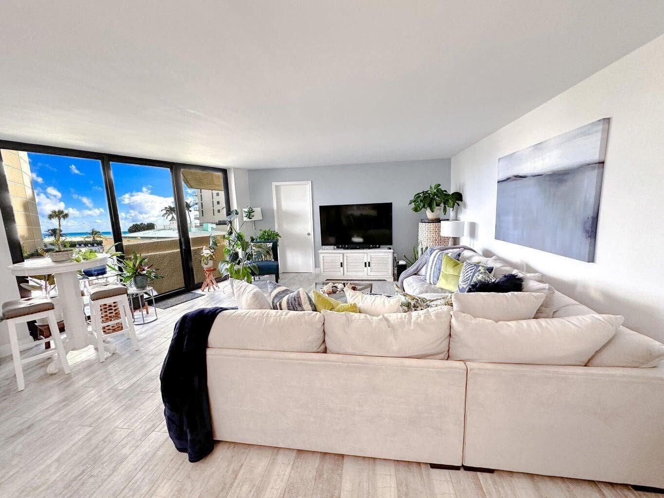 2800 N Ocean Drive B-2d photo 2