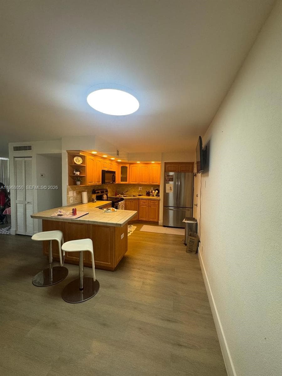 2020 NE 135th St 811 photo 10