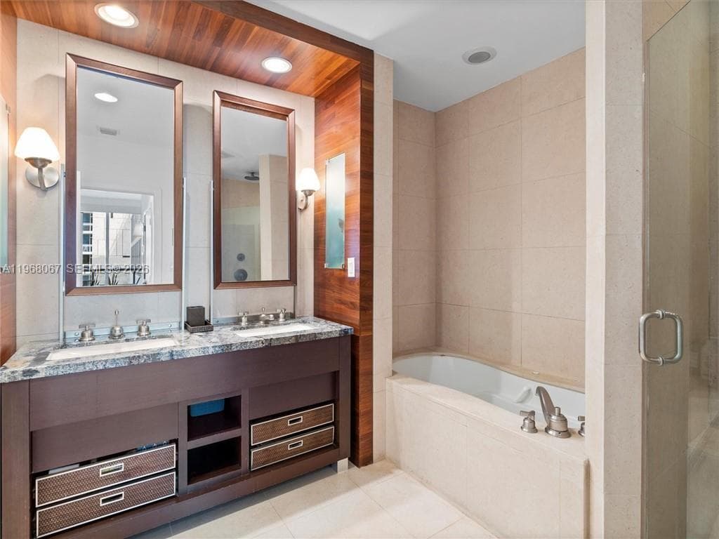 6799 Collins Ave 301 photo 18