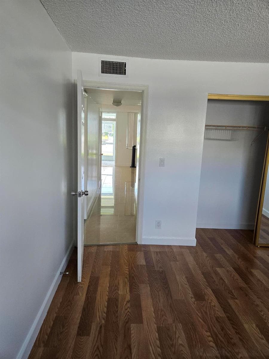 104 Paradise Harbour Boulevard 114 photo 11