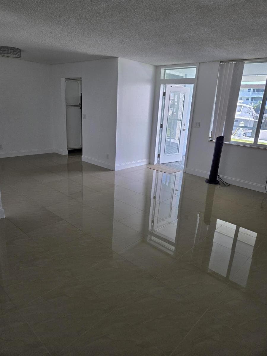 104 Paradise Harbour Boulevard 114 photo 21