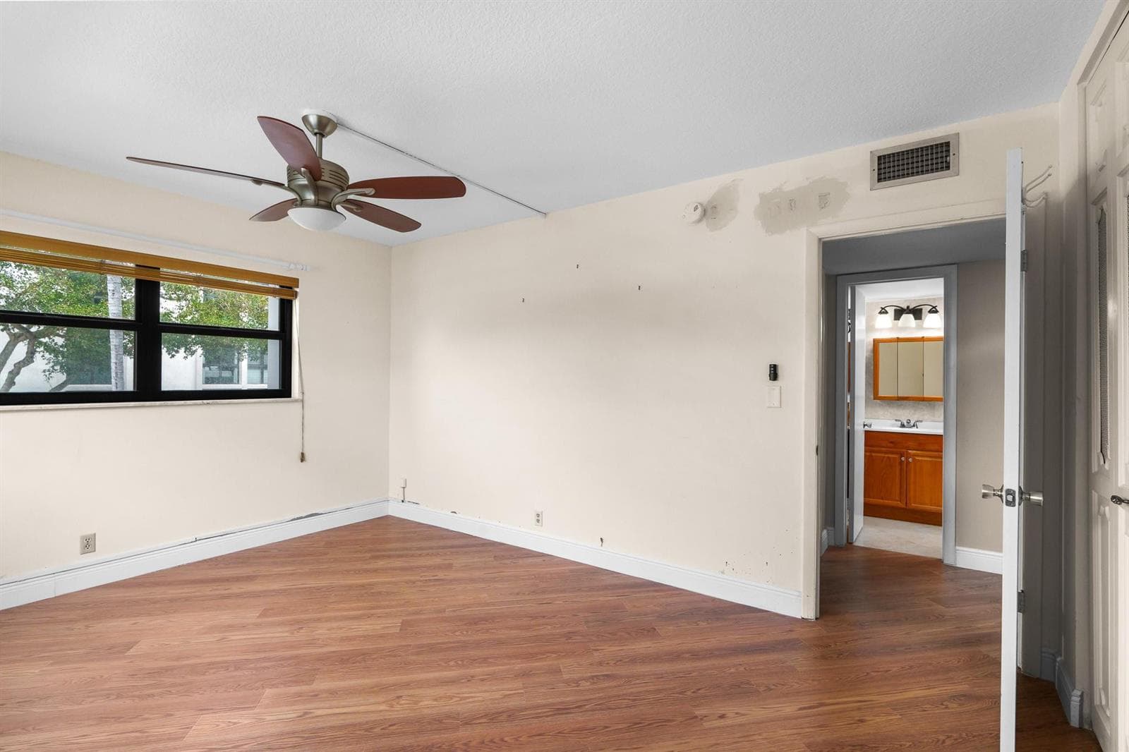 1000 River Reach Drive 212 photo 19