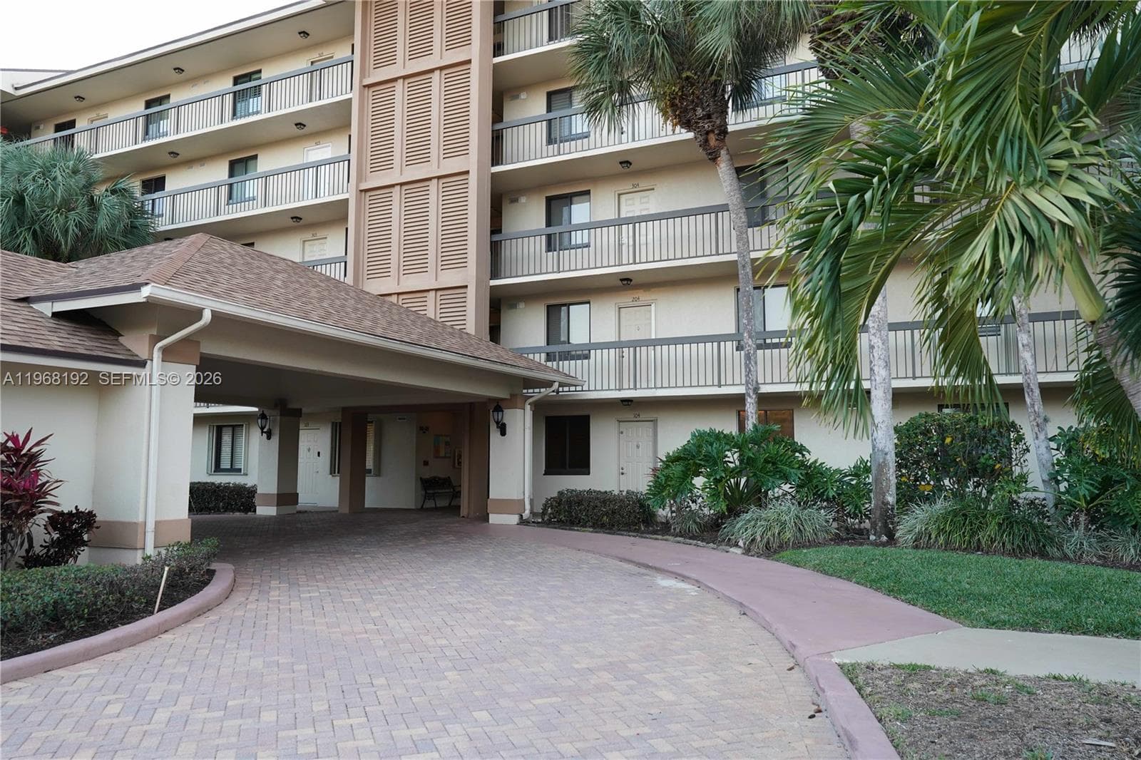2101 Marina Isle Way 104 photo 2