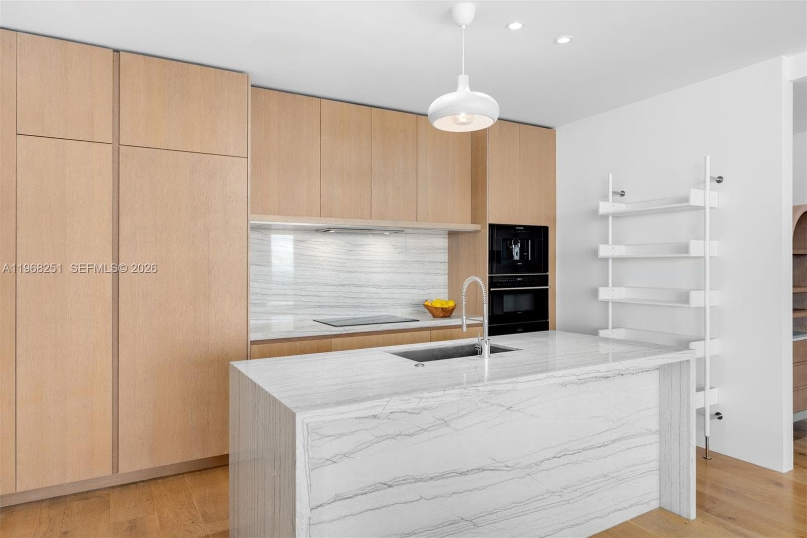 8701 Collins Ave 606 photo 3