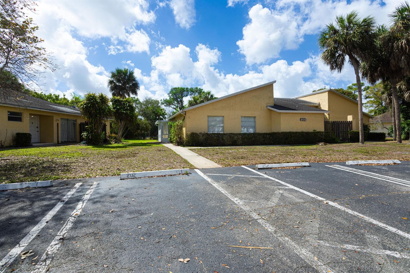 202 Sparrow Drive 1 photo 4