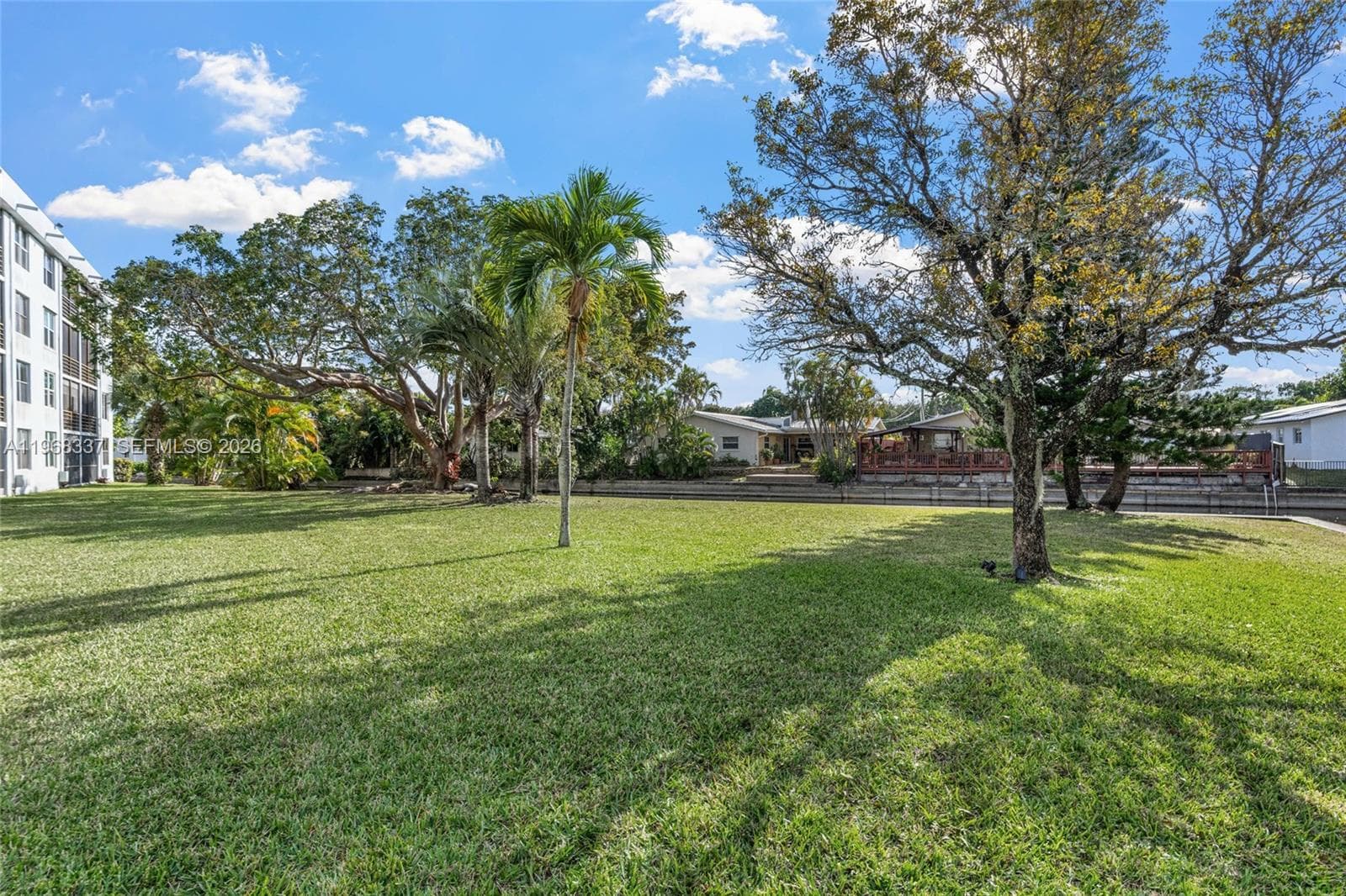 112 Royal Park Dr 3H photo 22