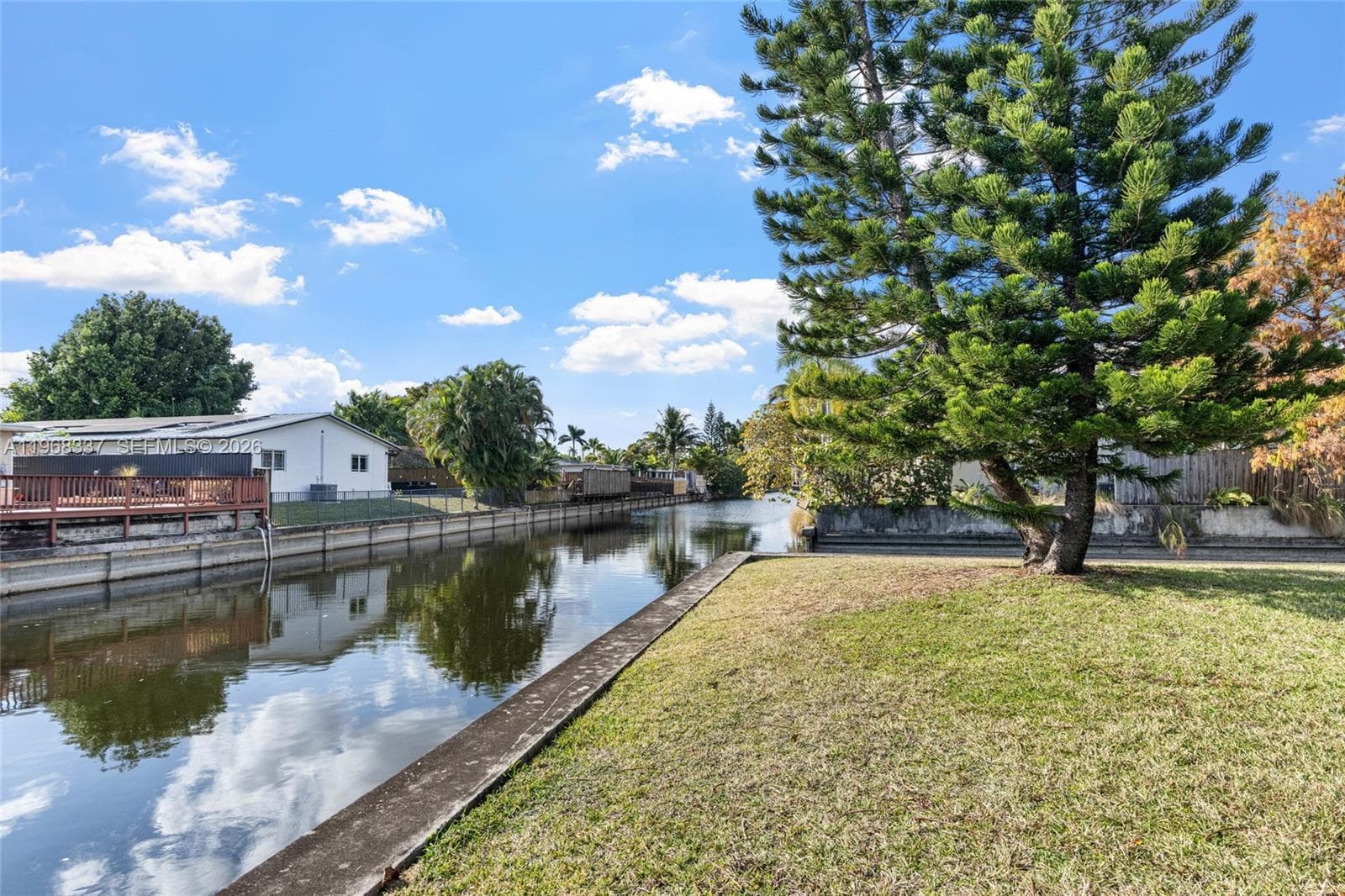 112 Royal Park Dr 3H photo 24