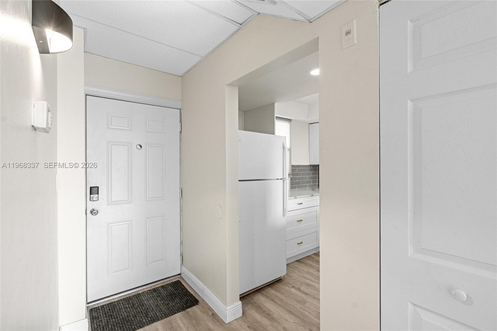 112 Royal Park Dr 3H photo 4