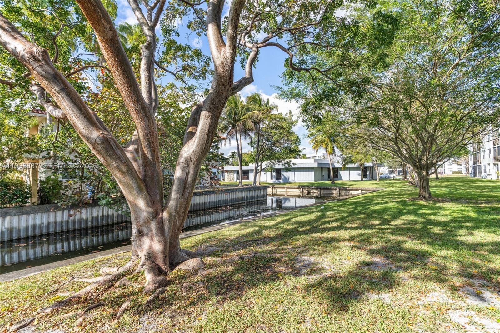 112 Royal Park Dr 3H photo 21