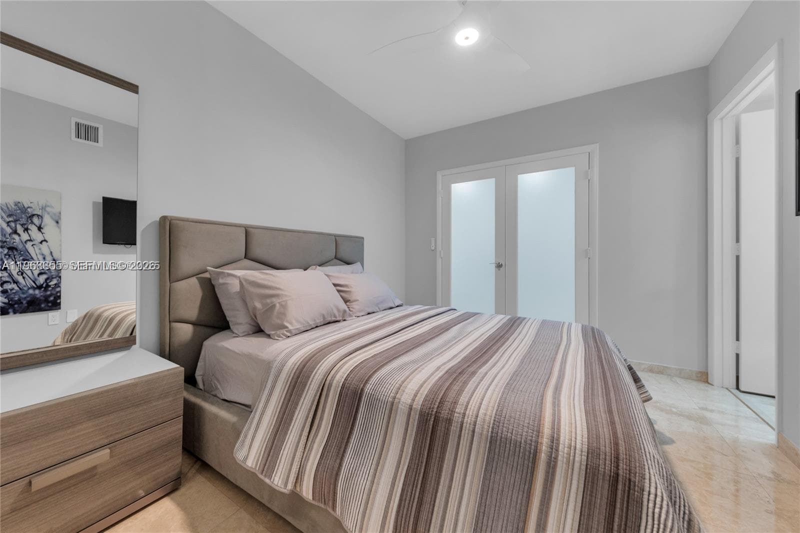 1830 S OCEAN DR (THE BEST) 3510 photo 23