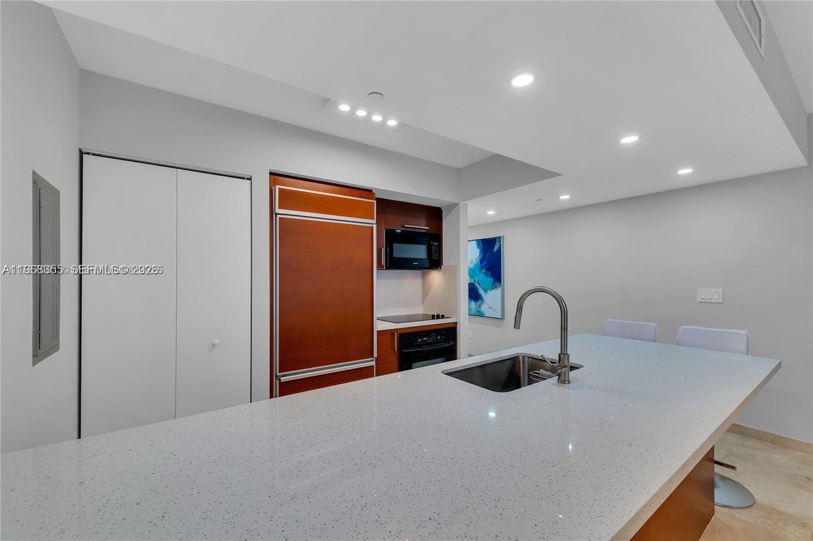 1830 S OCEAN DR (THE BEST) 3510 photo 9