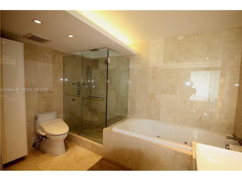 5151 COLLINS AV 532 photo 22