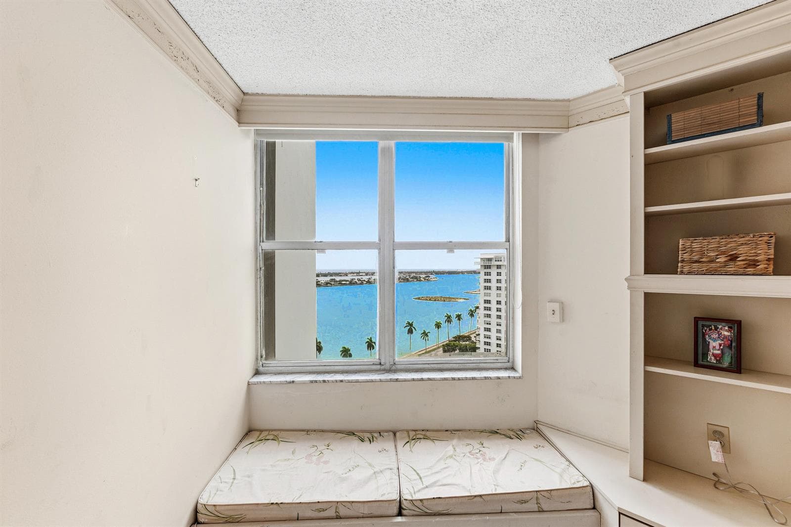 1701 S Flagler Drive 1806 photo 14