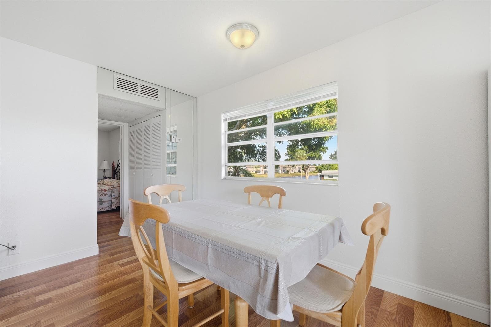 142 Monaco C photo 7