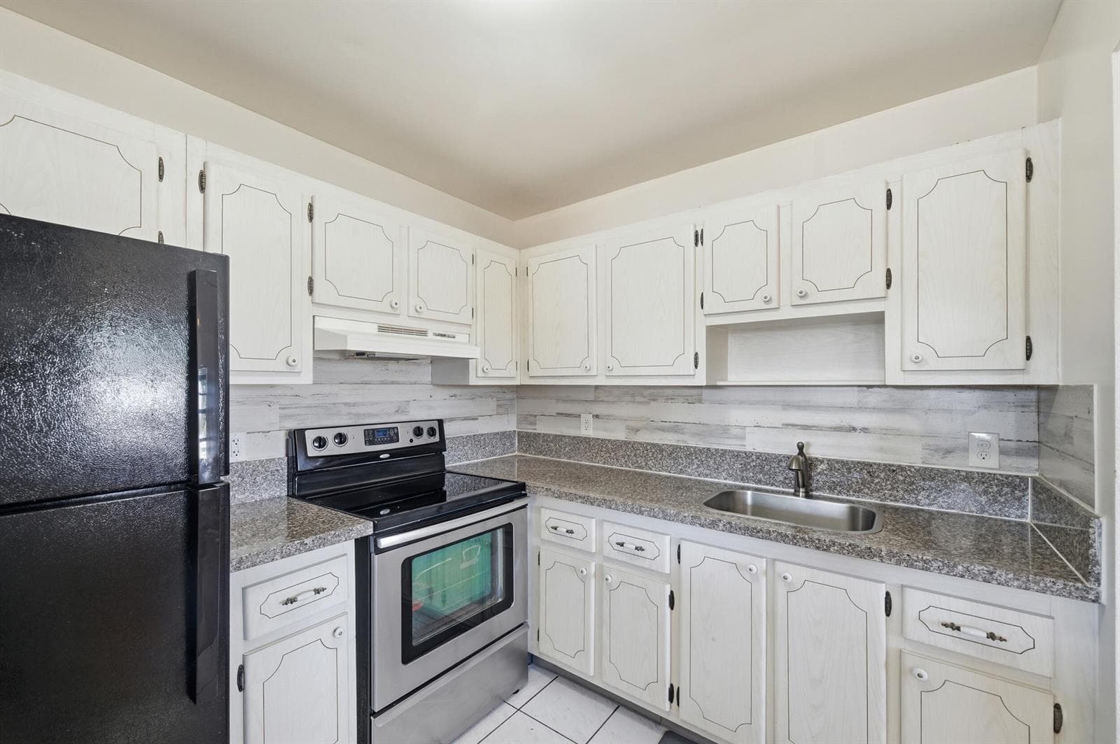 142 Monaco C photo 10