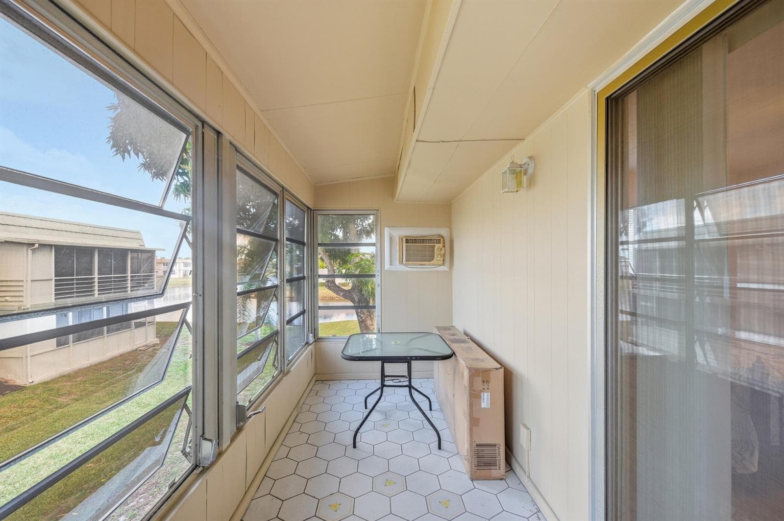 142 Monaco C photo 18