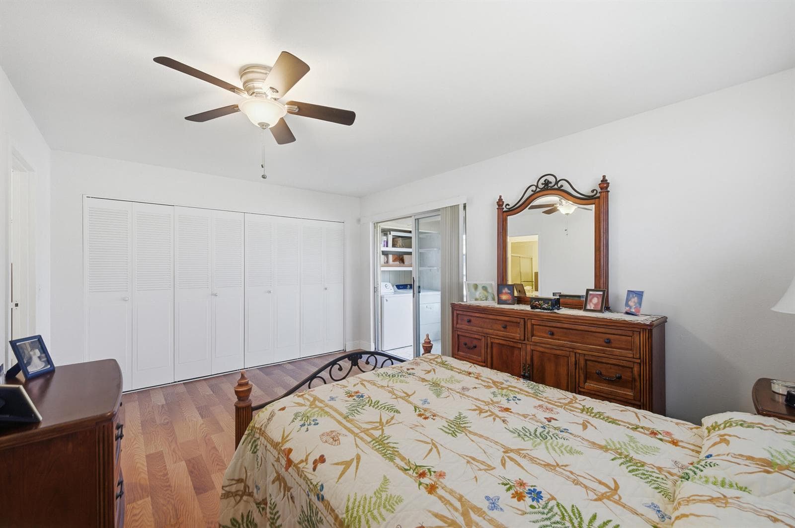 142 Monaco C photo 15