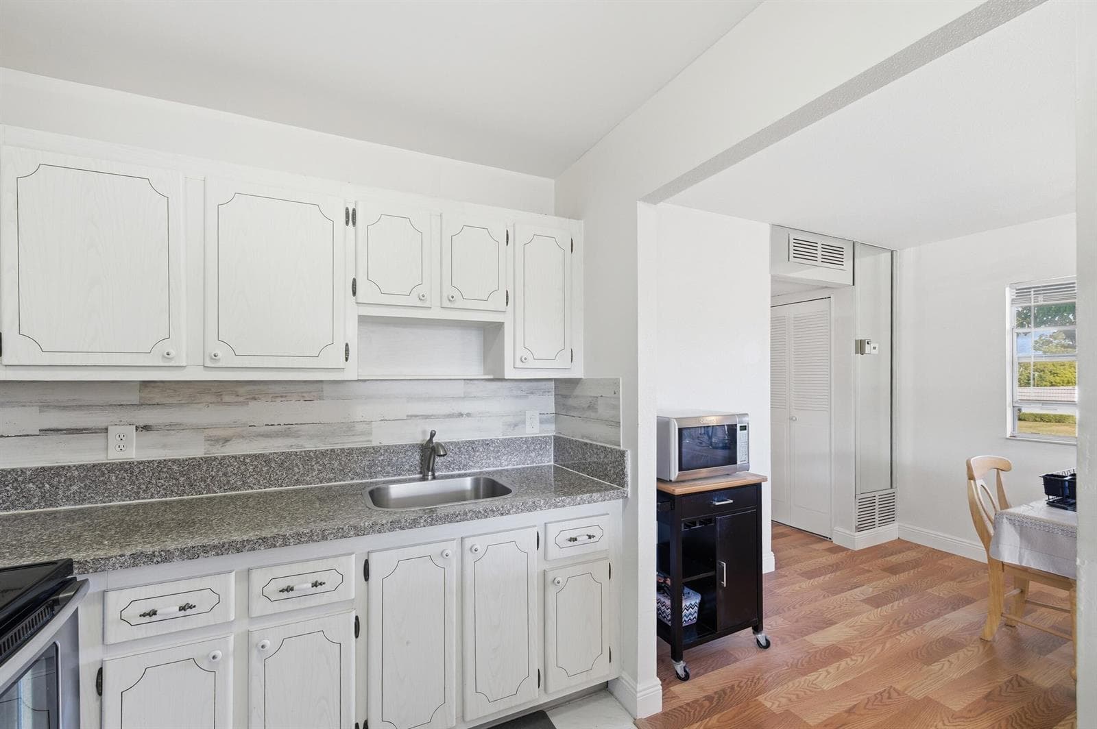 142 Monaco C photo 11
