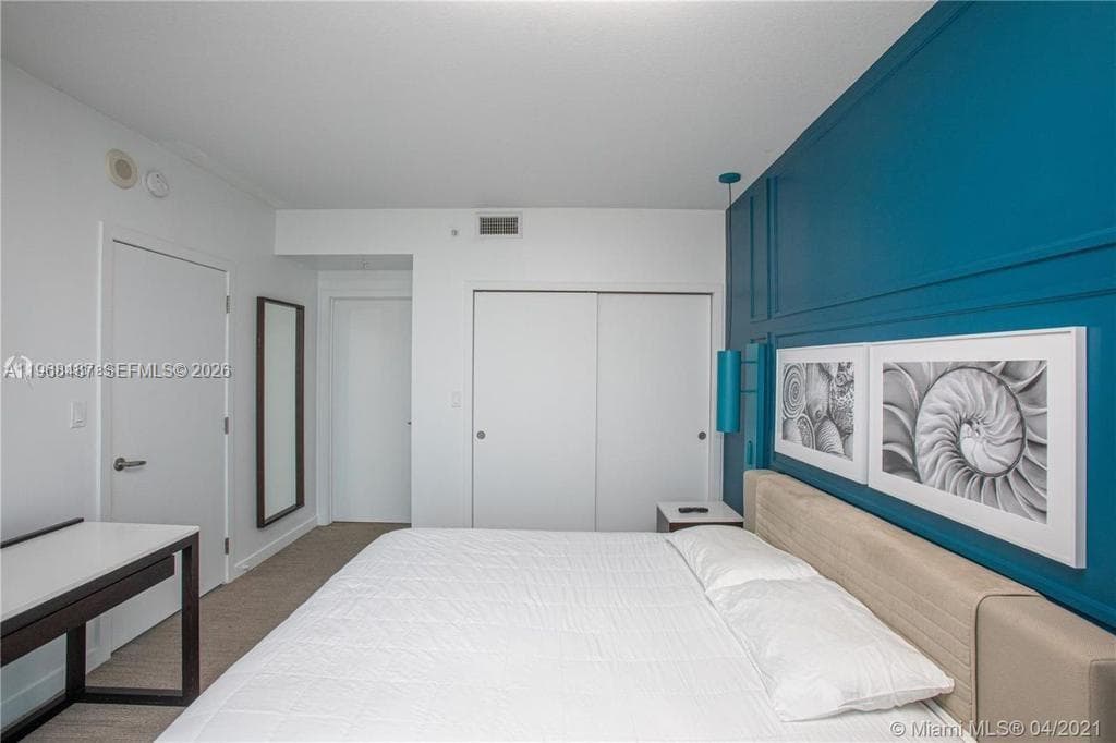 17315 Collins Ave 2406 photo 2
