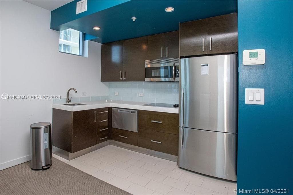 17315 Collins Ave 2406 photo 4