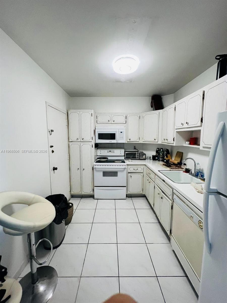 500 Bayview Dr 1417 photo 3
