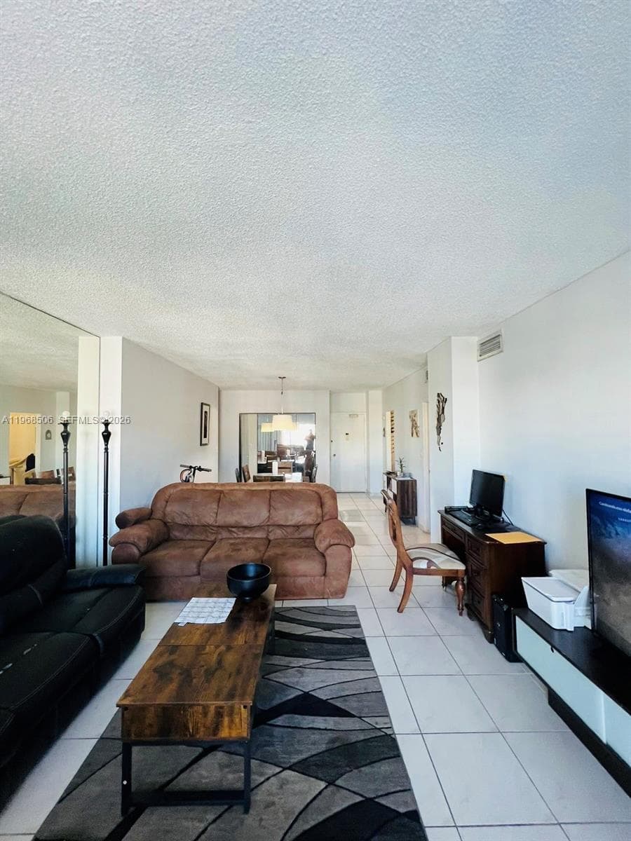 500 Bayview Dr 1417 photo 4