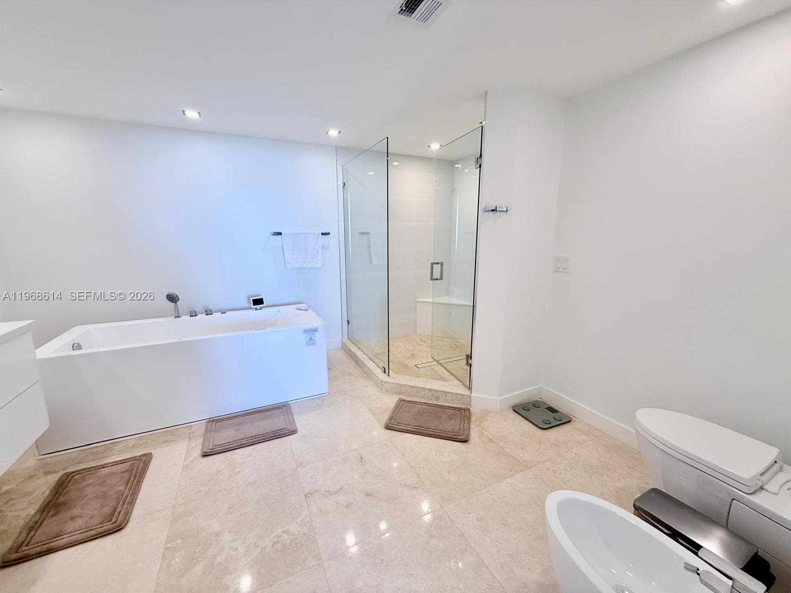 2100 N Ocean Blvd 12D photo 17