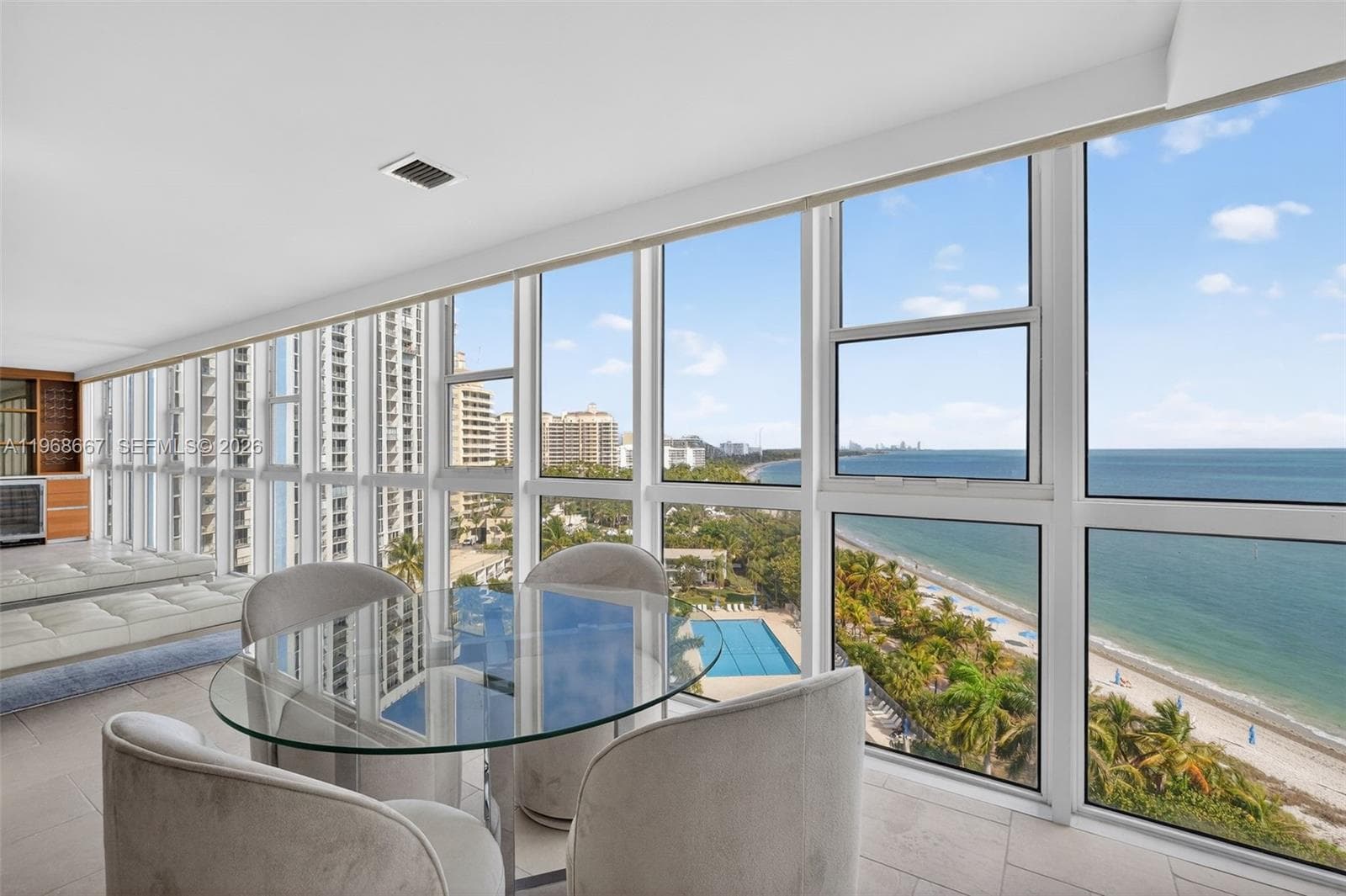 600 Grapetree Dr 11BN photo 3