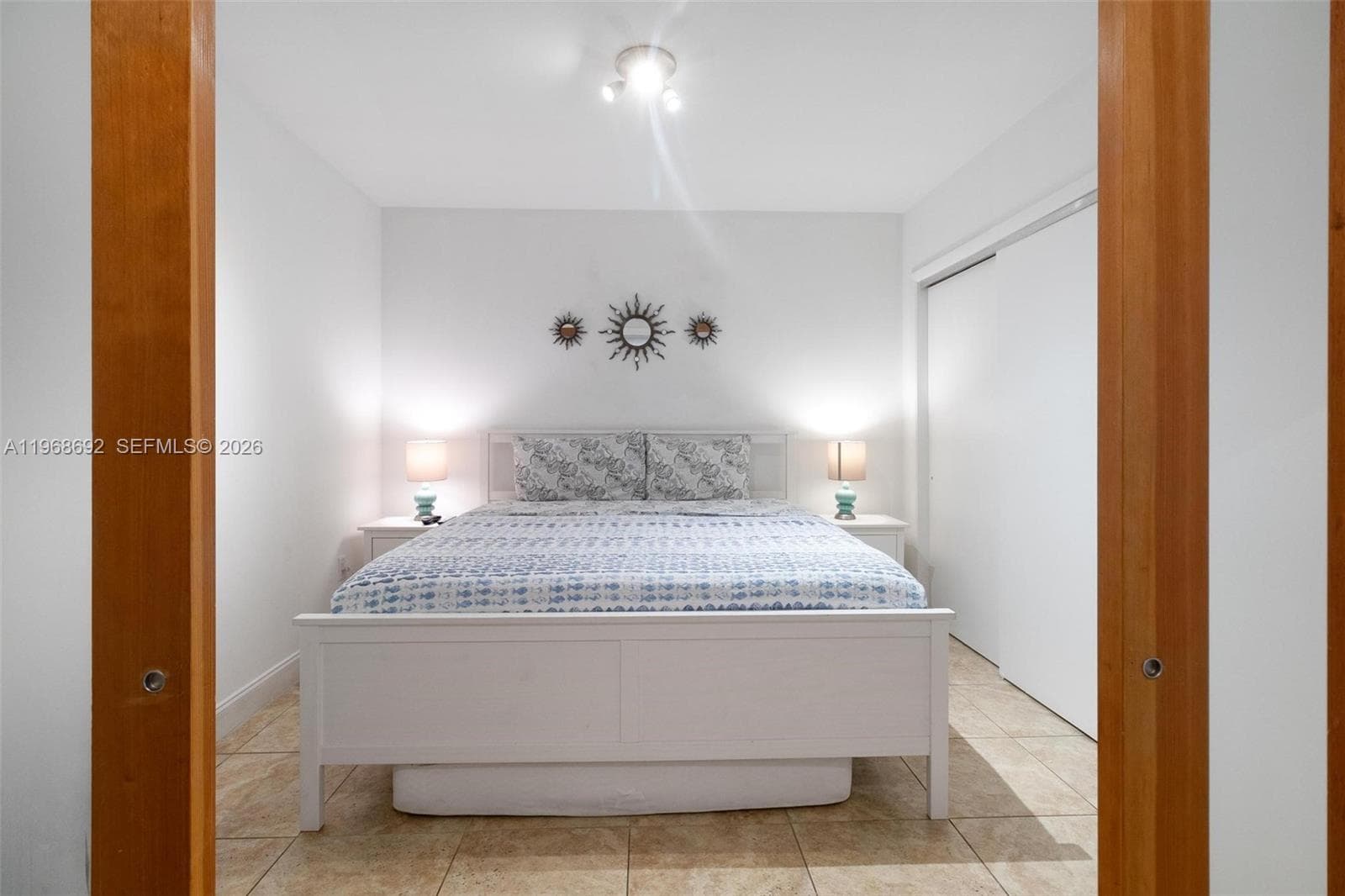 1830 Ocean Dr 2409 photo 12