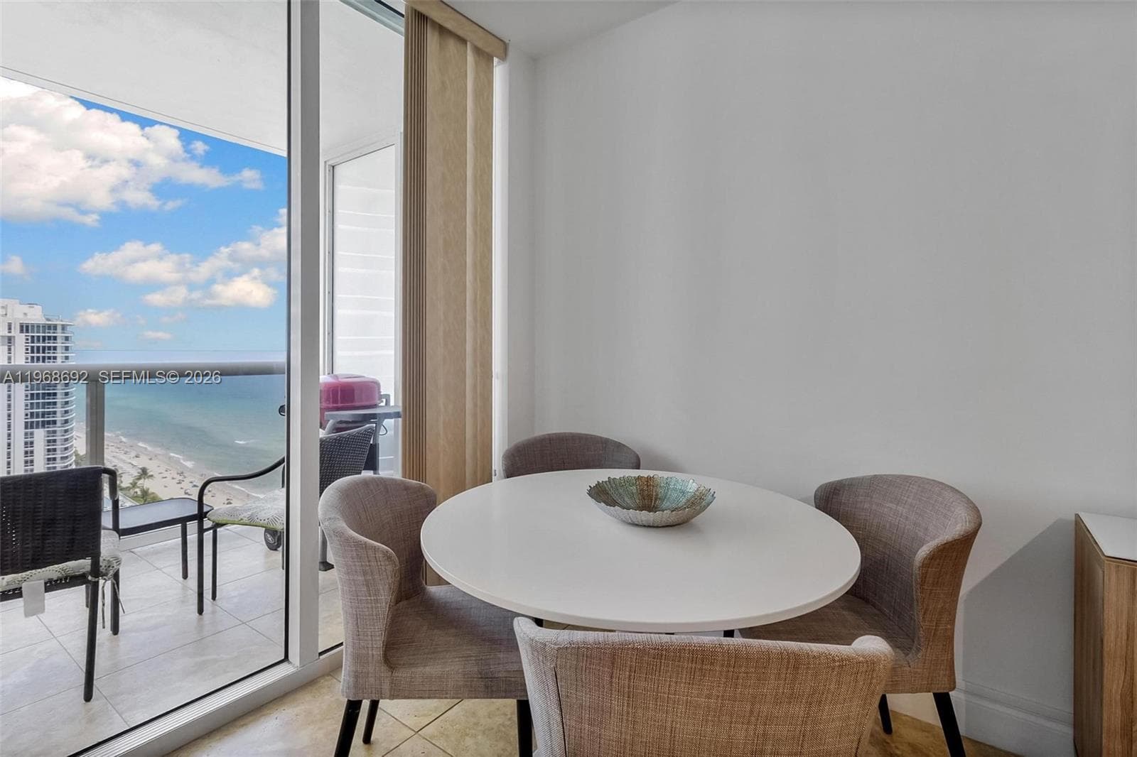 1830 Ocean Dr 2409 photo 5