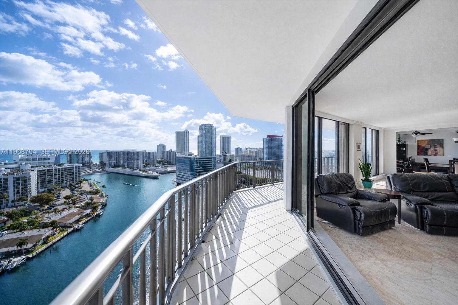 300 Three Islands Blvd PH4A photo 2