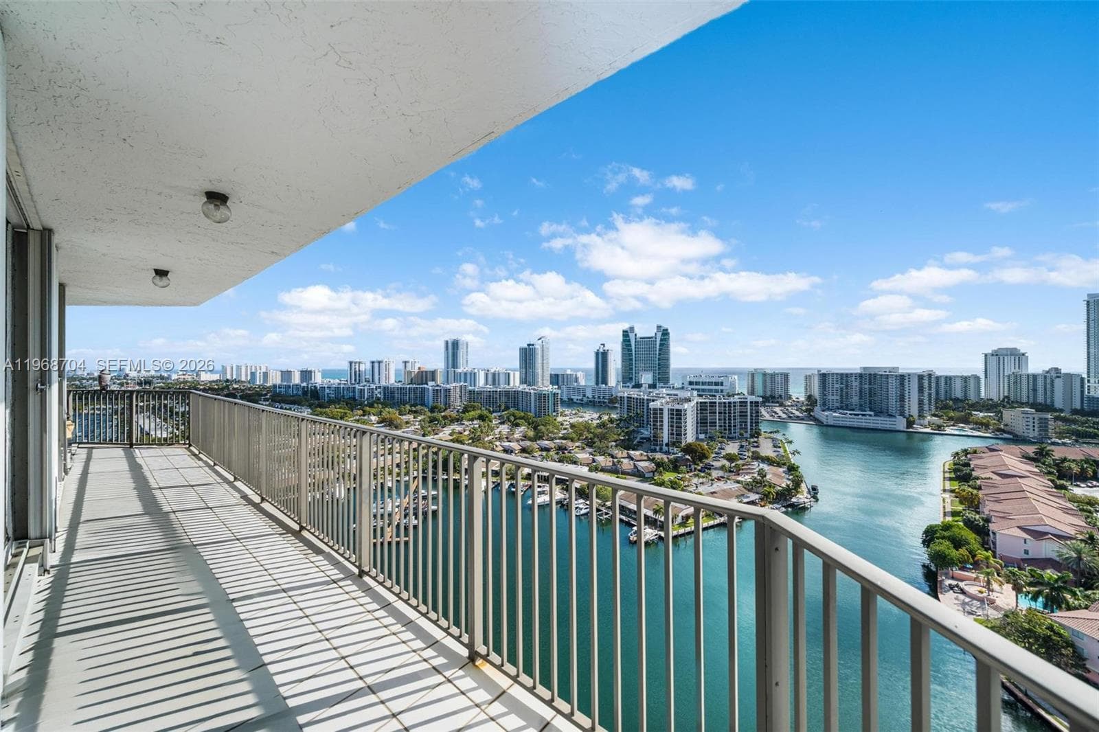 300 Three Islands Blvd PH4A photo 25