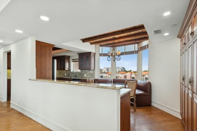 300 SE 5th Avenue 6010 photo 7