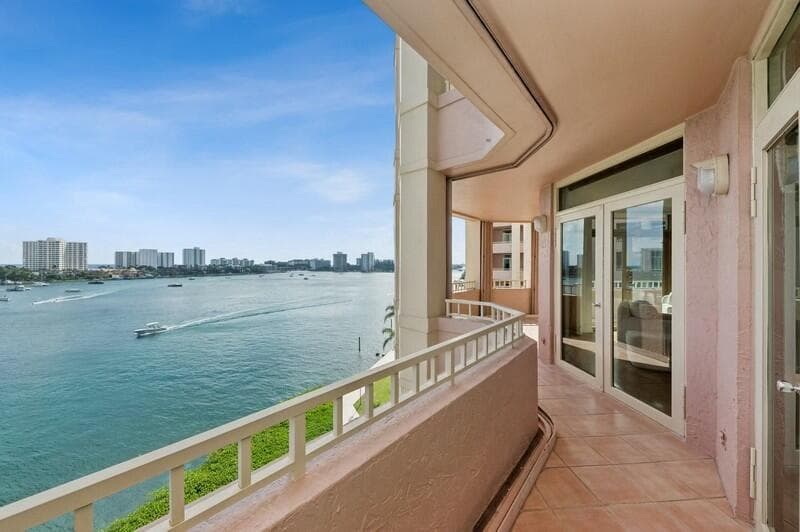 300 SE 5th Avenue 6010 photo 20