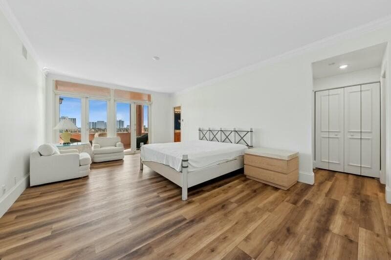 300 SE 5th Avenue 6010 photo 10