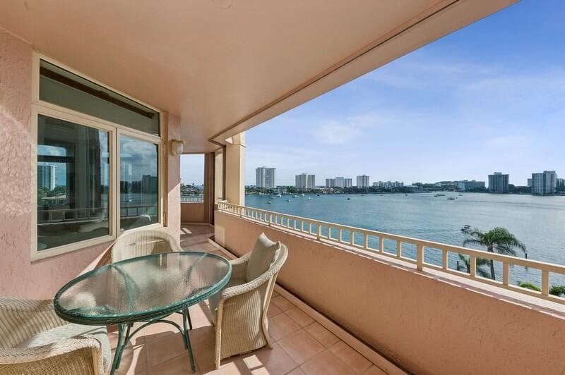 300 SE 5th Avenue 6010 photo 19