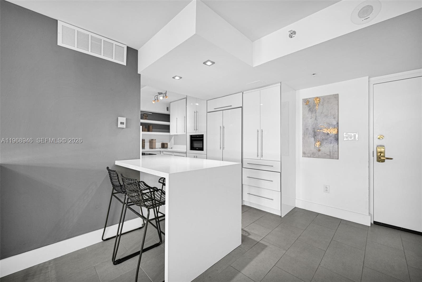 5225 Collins Ave 714 photo 12
