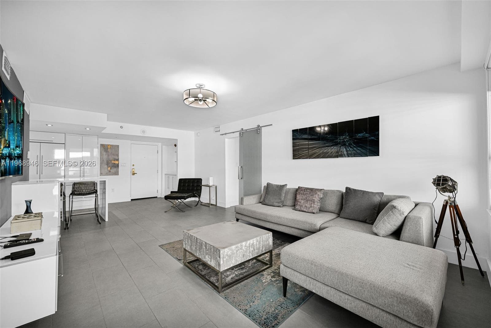 5225 Collins Ave 714 photo 9
