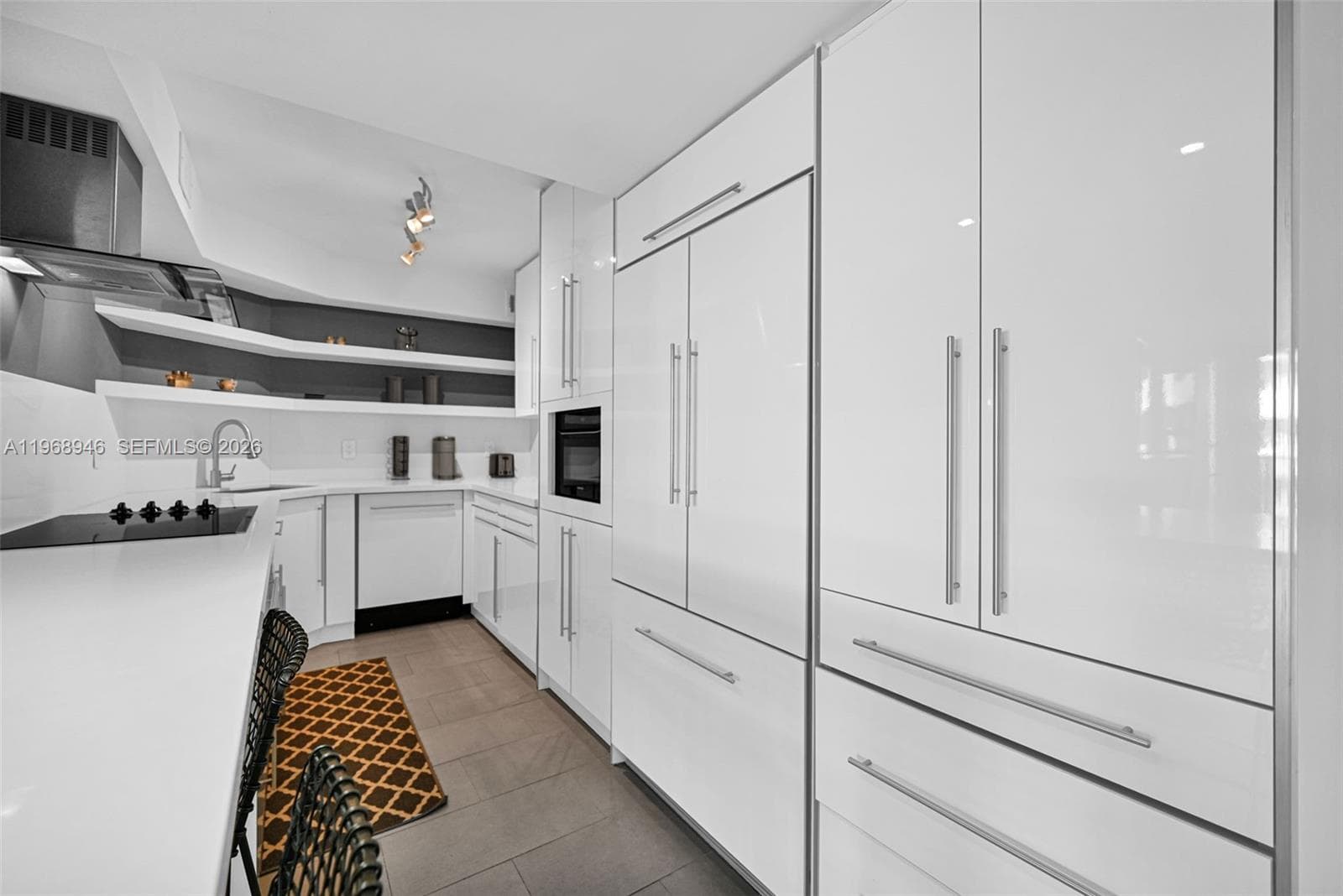 5225 Collins Ave 714 photo 14