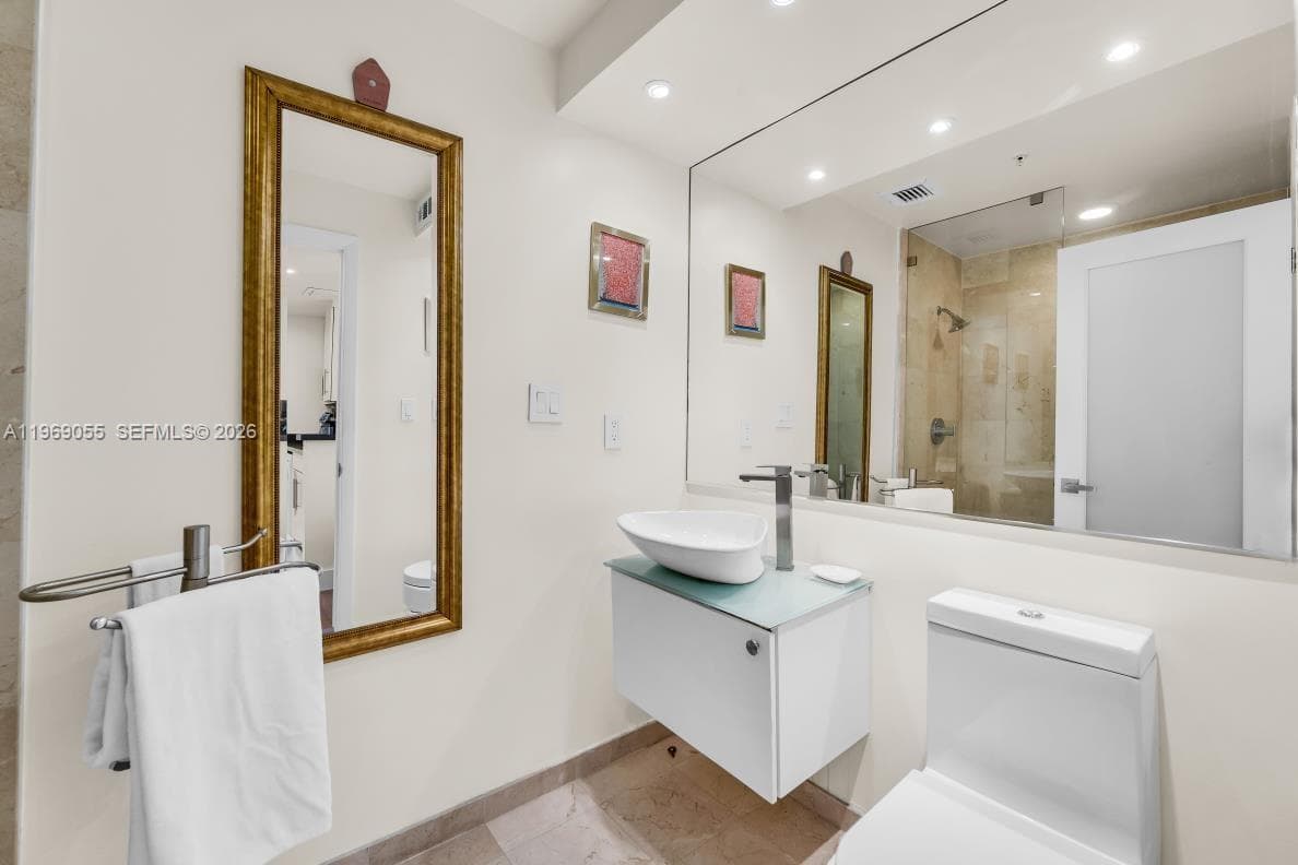10275 Collins Ave 102 photo 17