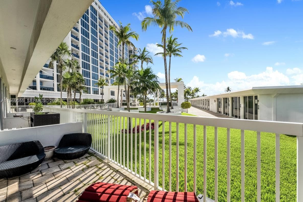 10275 Collins Ave 102 photo 16